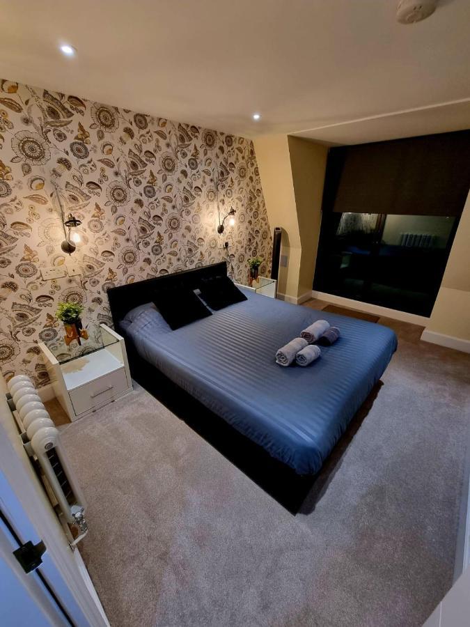 Stylish With Terrace & Parking Apartment